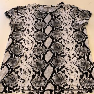 Rag & bone snake skin pattern. 100% Pima cotton